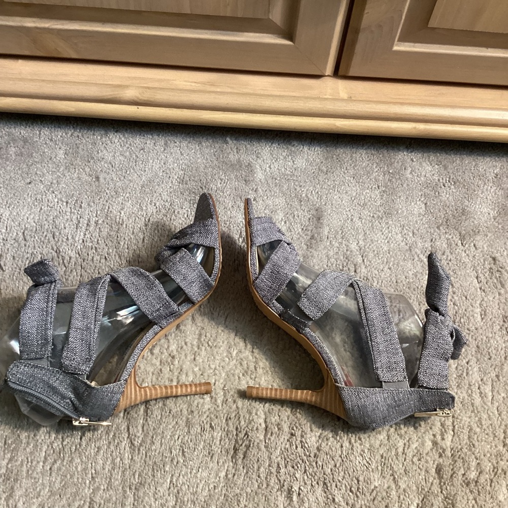 Grey Linen Heels - Picture 3 of 6